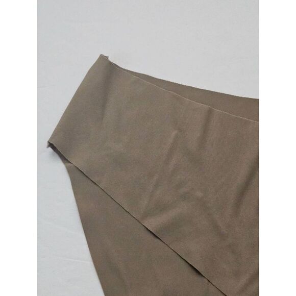 Skims bikini panty Nwt - Picture 2 of 9